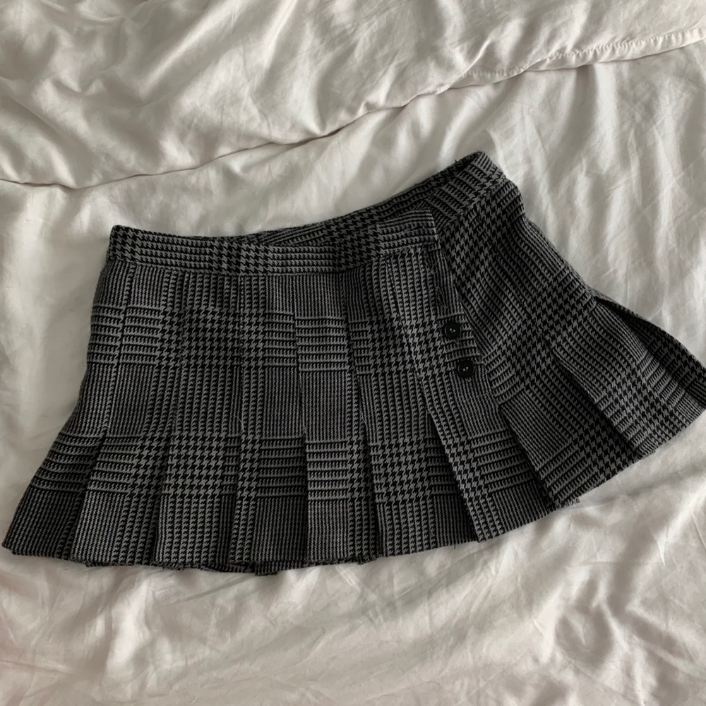 Houndstooth pleated mini skirt